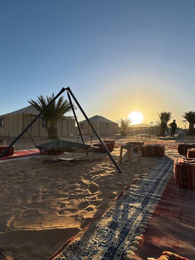Sahara Dunes Luxury Camp Merzouga Extérieur photo
